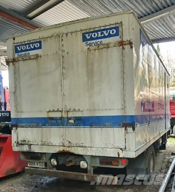 Volvo huoltoauto Samochody ciężarowe ze skrzynią zamkniętą