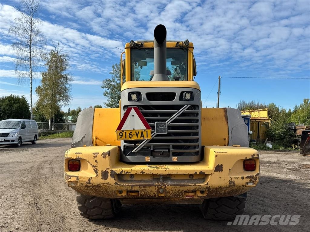 Volvo L 120 E MYYTY!! Kolesové nakladače
