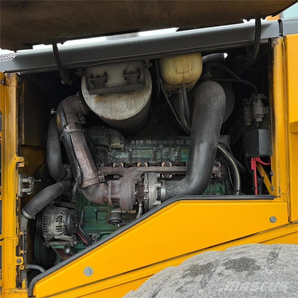 Volvo L110F Chargeuse sur pneus