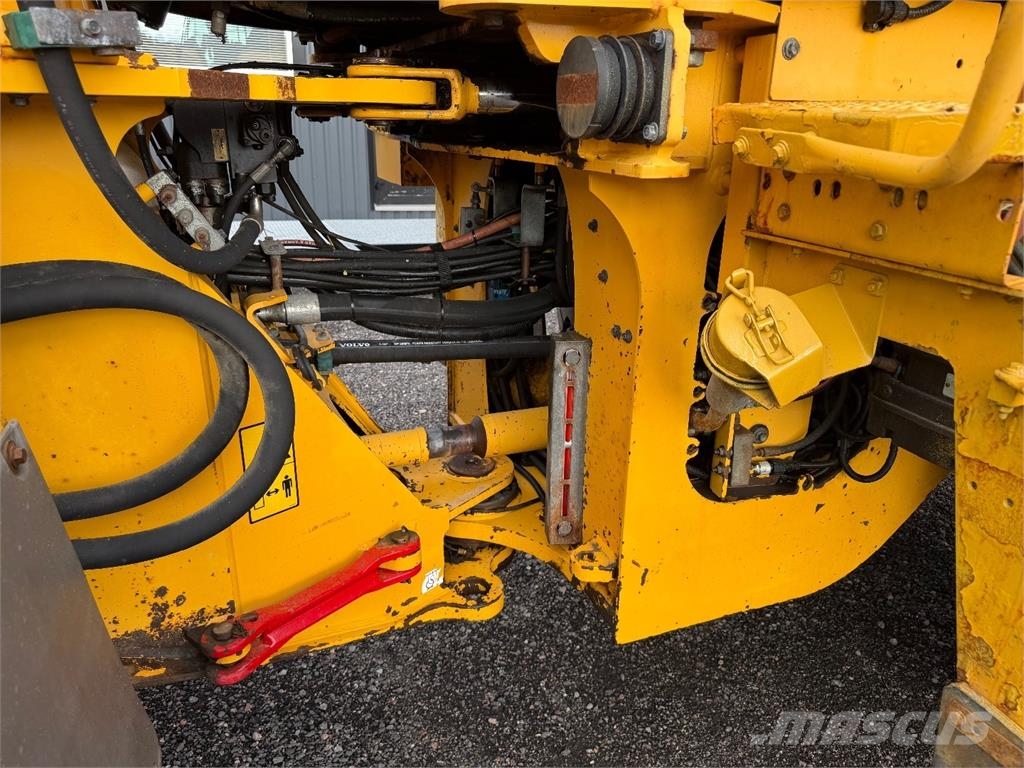 Volvo L120F Radlader