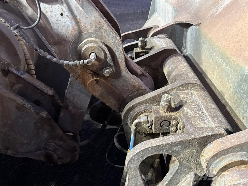 Volvo L150E لوادر بعجل