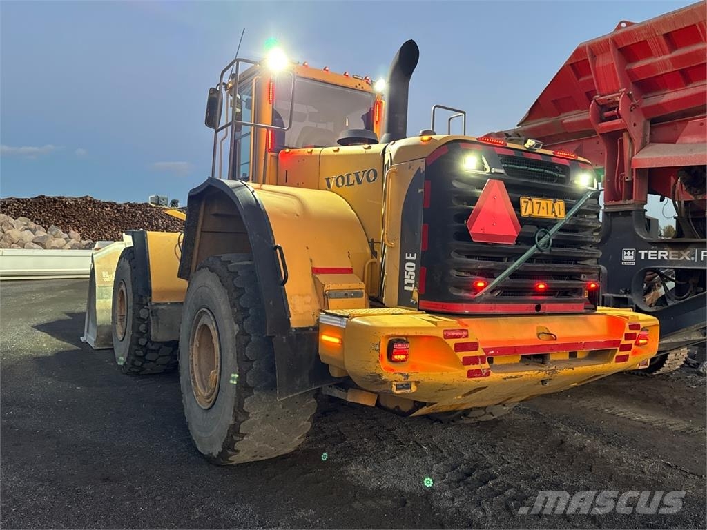 Volvo L150E لوادر بعجل