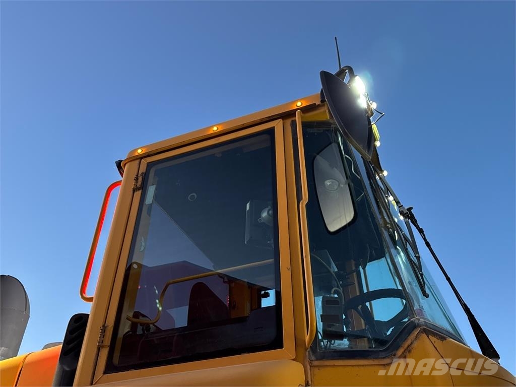 Volvo L150E لوادر بعجل