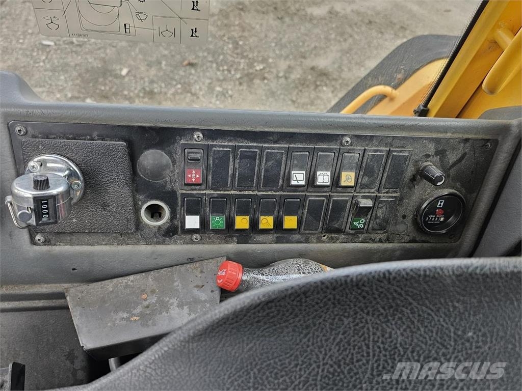 Volvo L180E High-Lift 轮式装载机