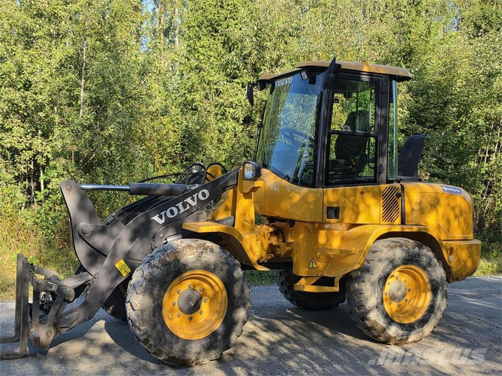 Volvo L30G, Kauha, Piikit Incarcator pe pneuri