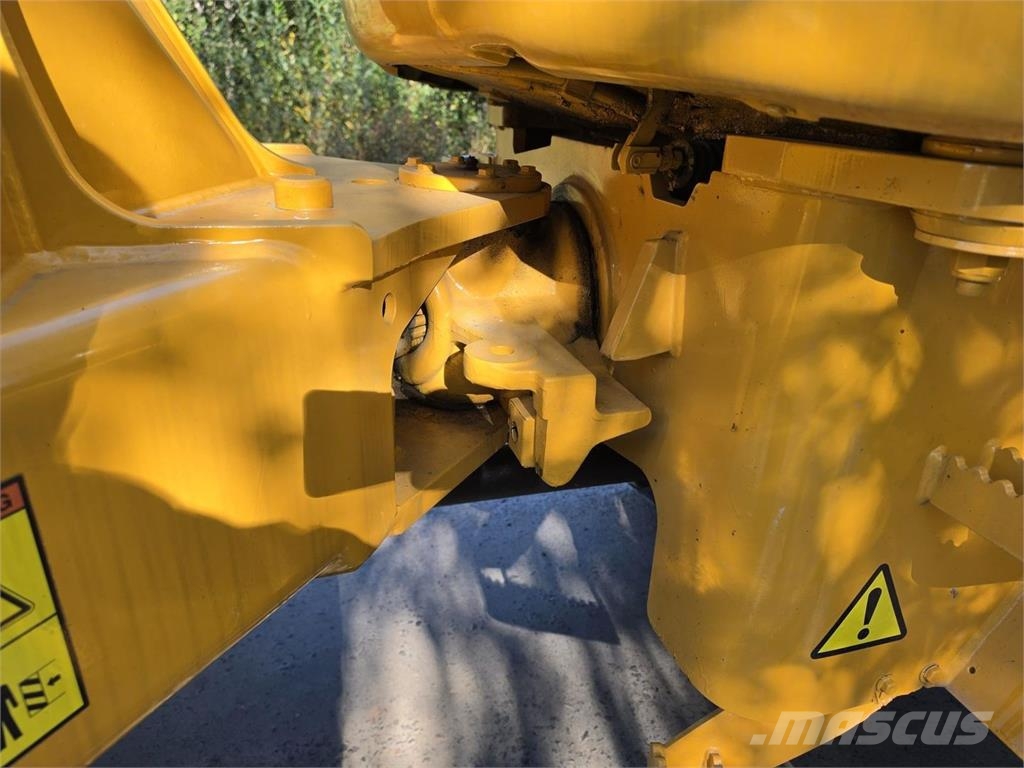 Volvo L30G, Kauha, Piikit Incarcator pe pneuri