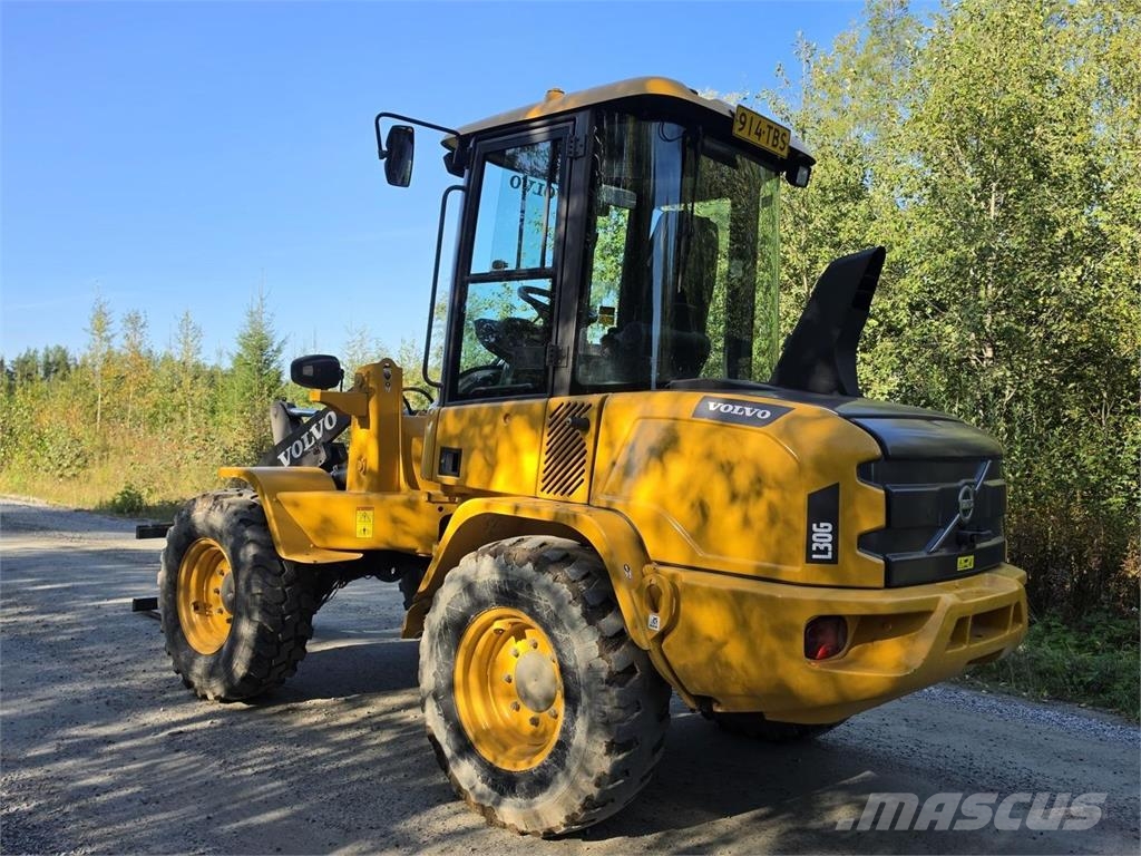 Volvo L30G, Kauha, Piikit Incarcator pe pneuri