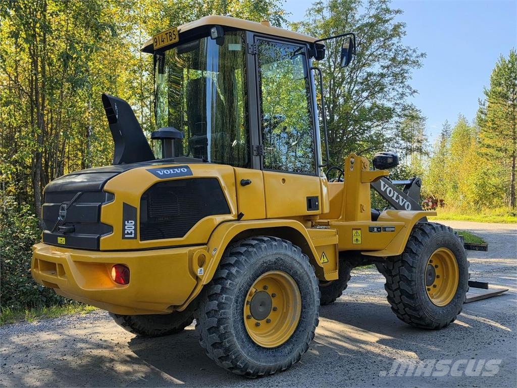 Volvo L30G, Kauha, Piikit Incarcator pe pneuri