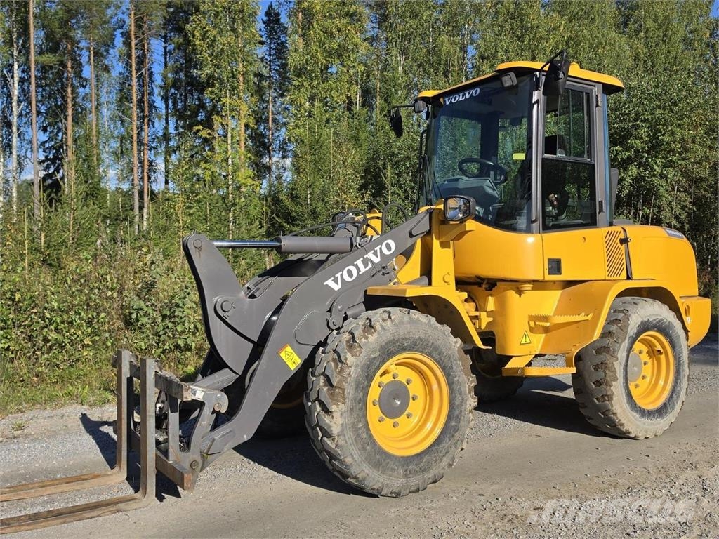 Volvo L30G, Kauha, Piikit Incarcator pe pneuri