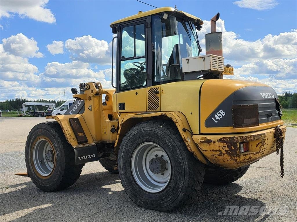 Volvo L45, Kauha, Trukkipiikit لوادر بعجل