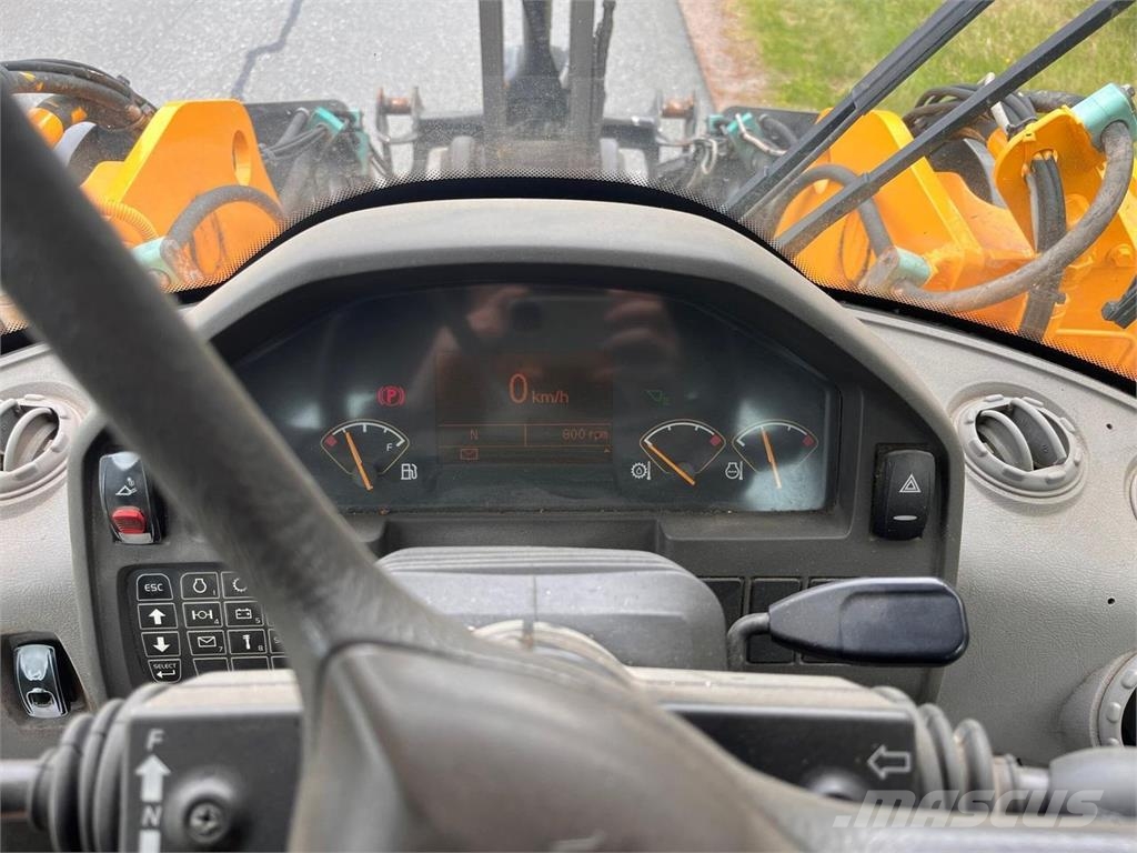 Volvo L90F Incarcator pe pneuri