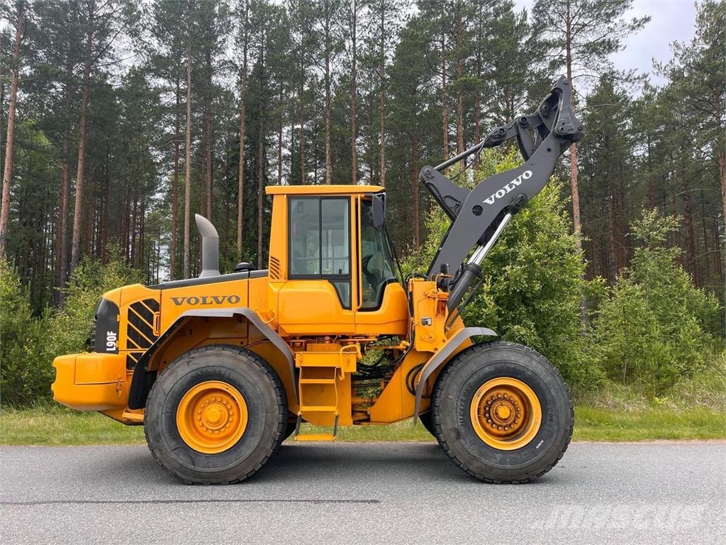 Volvo L90F Incarcator pe pneuri