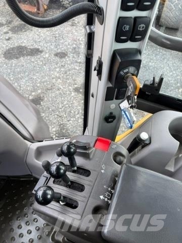 Volvo L90G لوادر بعجل