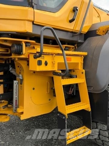 Volvo L90G لوادر بعجل