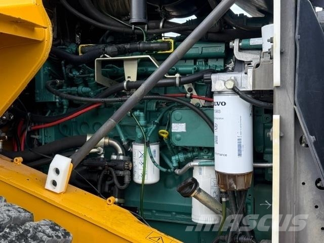 Volvo L90G لوادر بعجل