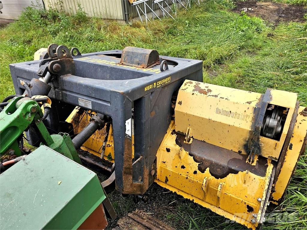 Yanmar C120R Pellonraivauskone/Meri Crushers MJF-143 Ostale poljoprivredne mašine