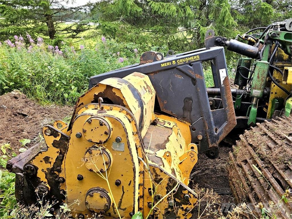 Yanmar C120R Pellonraivauskone/Meri Crushers MJF-143 Ostale poljoprivredne mašine