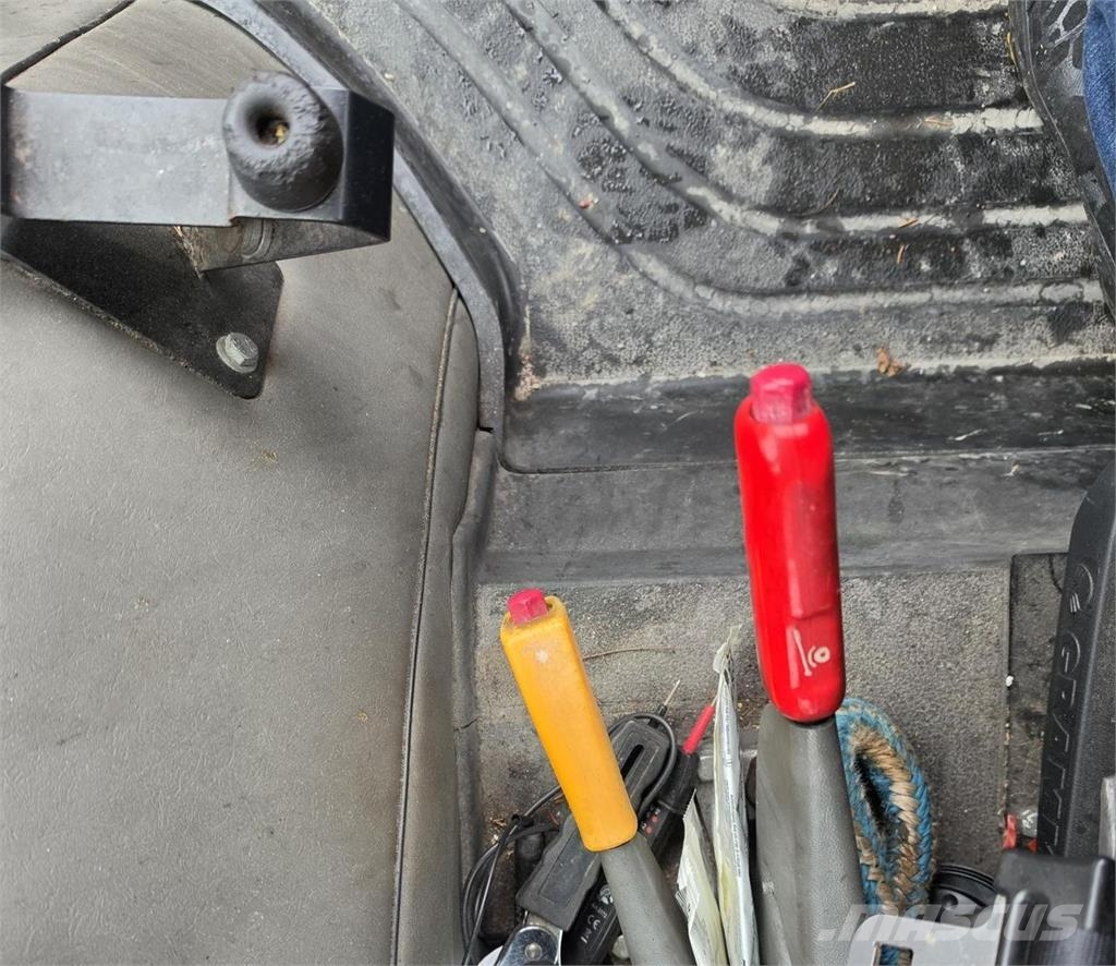 Zetor 65 PROXIMA, Etukuormaaja, Nivelaura, 2 kauhaa Τρακτέρ
