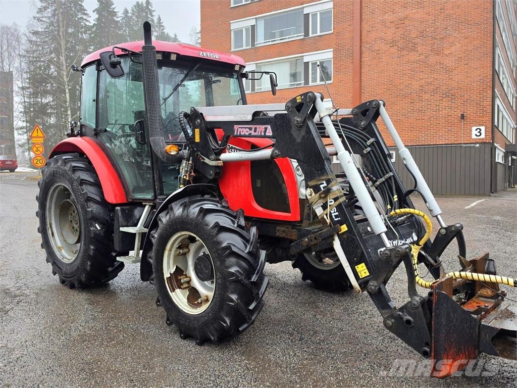 Zetor 65 PROXIMA, Etukuormaaja, Nivelaura, 2 kauhaa Τρακτέρ