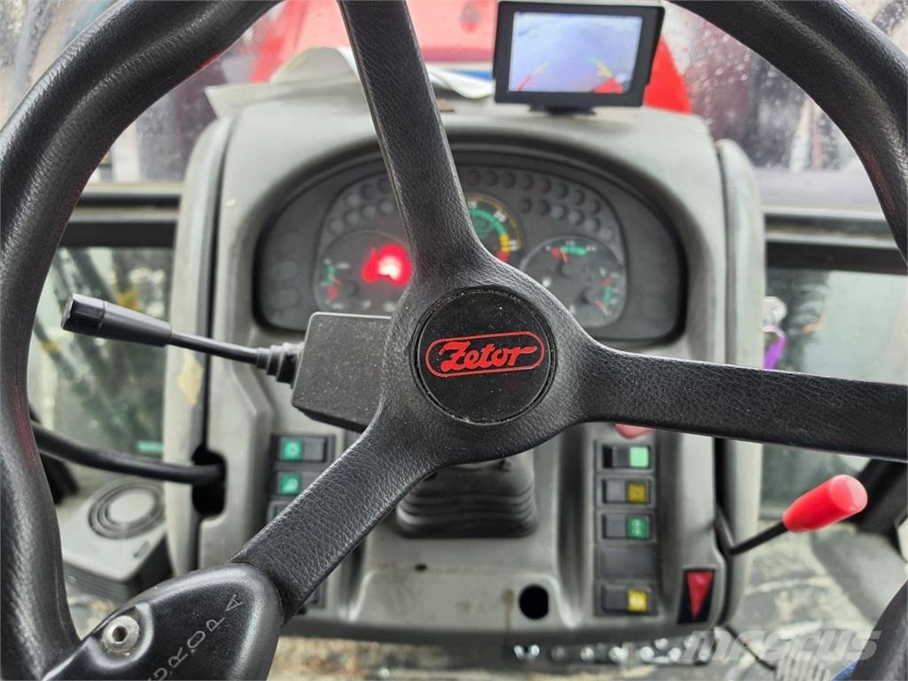 Zetor 65 PROXIMA, Etukuormaaja, Nivelaura, 2 kauhaa Τρακτέρ