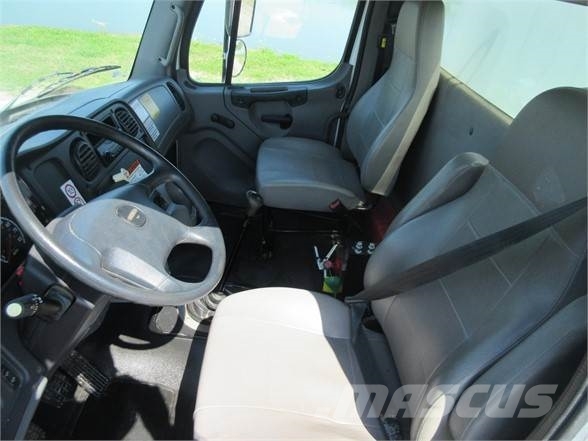 Freightliner BUSINESS CLASS M2 106 Auto-tanques