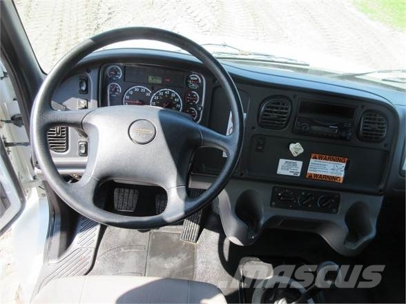 Freightliner BUSINESS CLASS M2 106 Auto-tanques