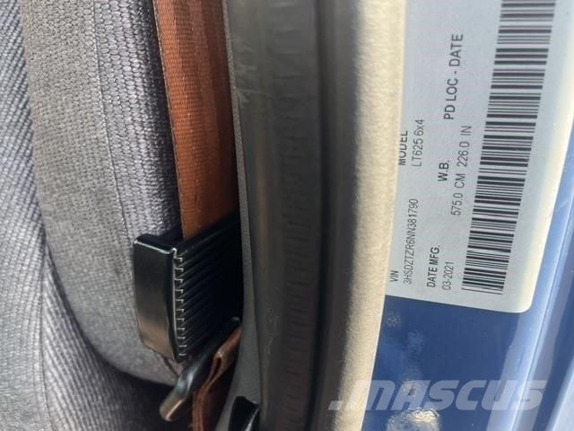 International LT Седельные тягачи