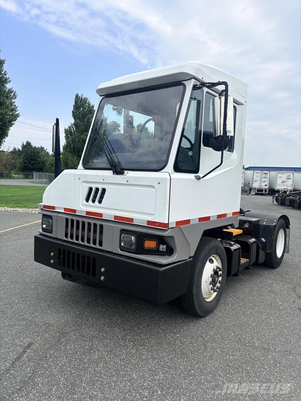Kalmar OTTAWA 4X2 OFF-ROAD Tracteur de manœuvre
