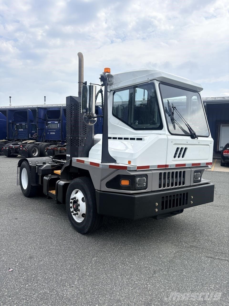 Kalmar OTTAWA 4X2 OFF-ROAD Tracteur de manœuvre