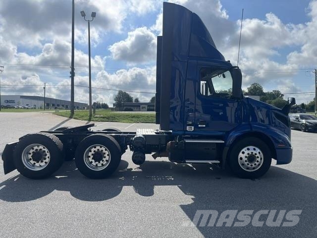 Volvo VNR64T300 وحدات الجر