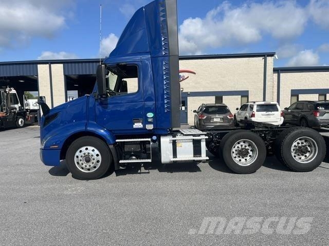 Volvo VNR64T300 وحدات الجر