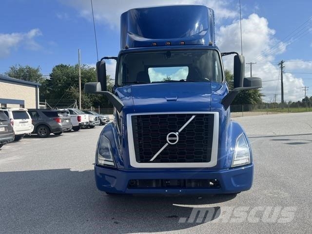 Volvo VNR64T300 وحدات الجر