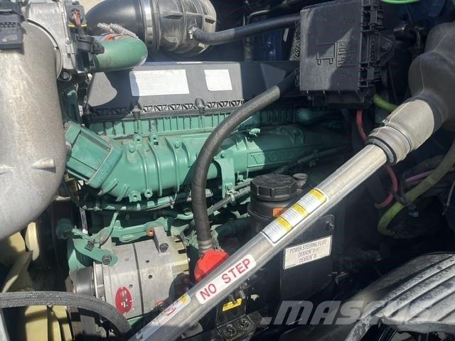 Volvo VNR64T300 وحدات الجر