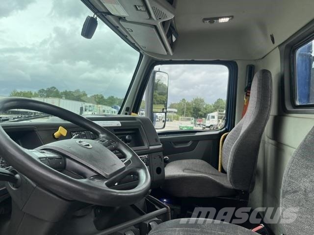 Volvo VNR64T300 Prime Movers