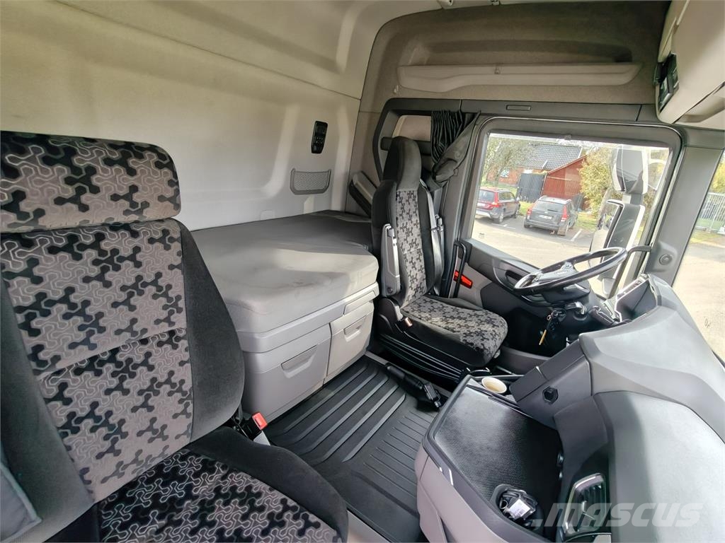 Scania R500 冷凍冷蔵車