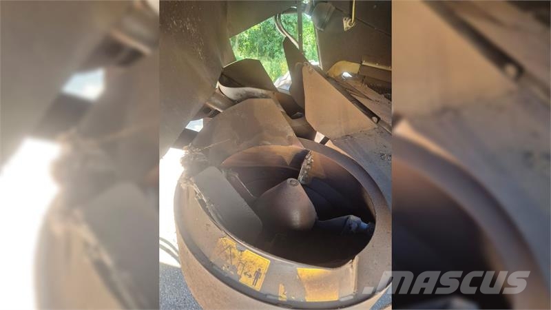 CLAAS LEXION 760 Θεριζοαλωνιστικές μηχανές