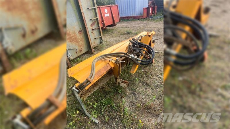 FM 2.4m Lakaisukoneet