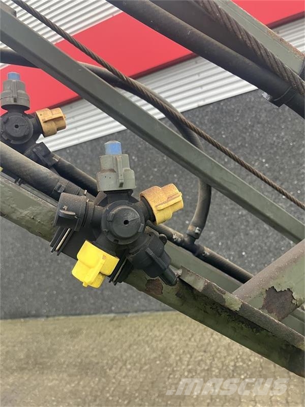 Tecnoma 12 m 1000 L Anhängespritzen