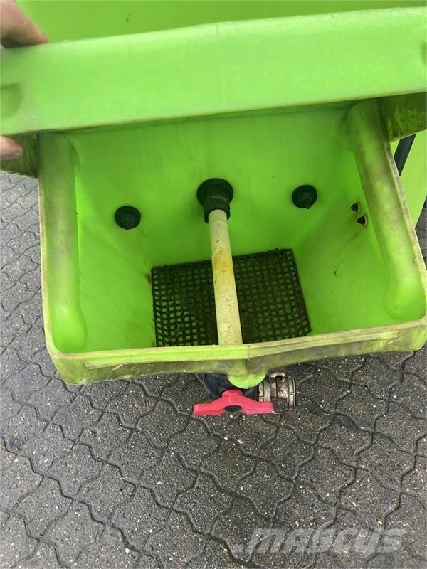 Tecnoma 12 m 1000 L Anhängespritzen