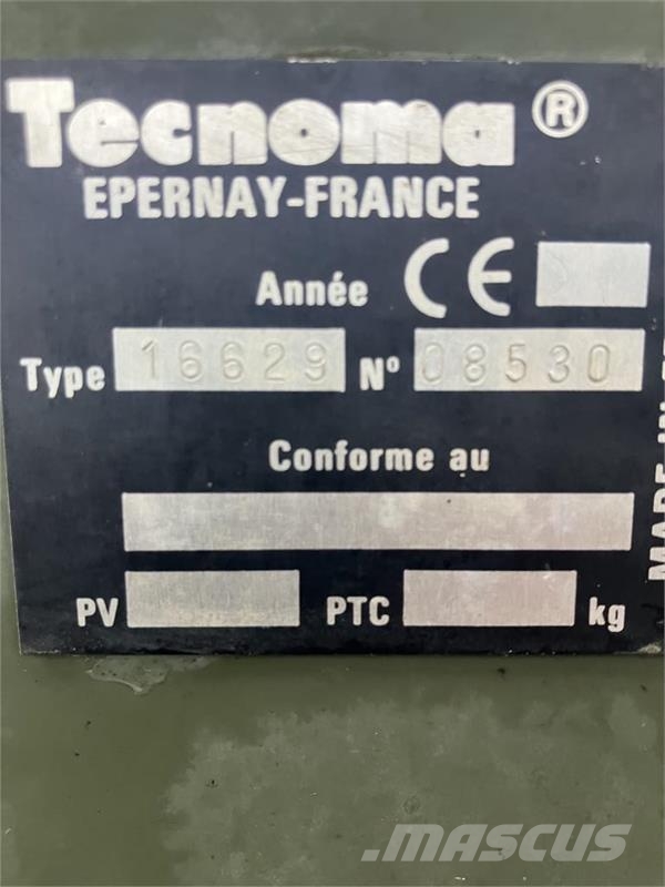 Tecnoma 12 m 1000 L Anhängespritzen