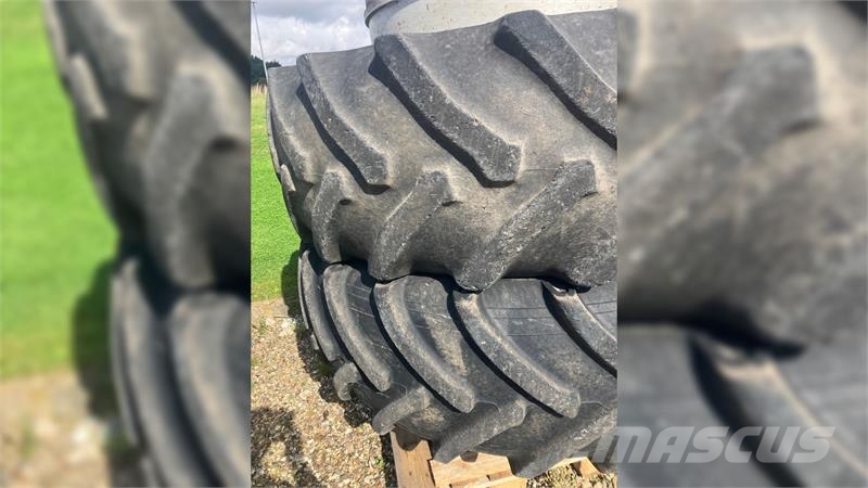 Titan 620/70R-42 Däck, hjul och fälgar