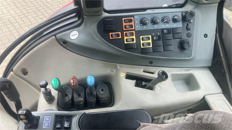 Valtra N92 الجرارات