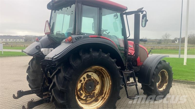 Valtra N92 الجرارات