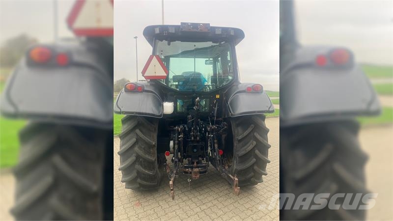 Valtra N92 الجرارات