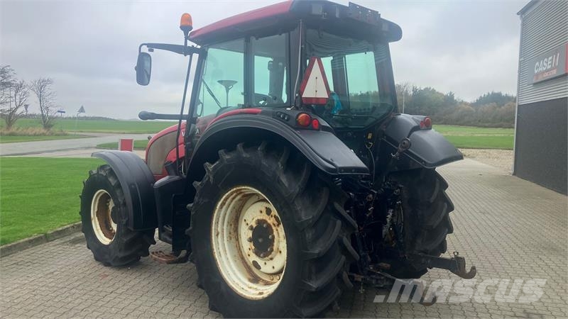Valtra N92 الجرارات