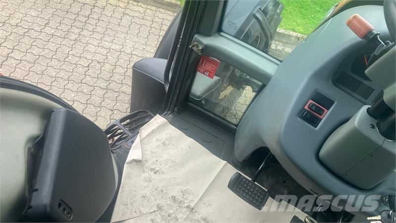 Valtra N92 الجرارات