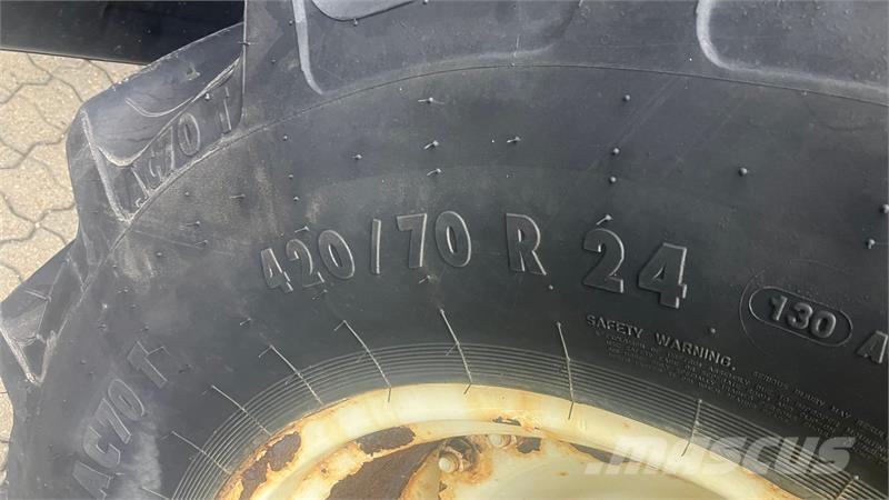 Valtra N92 الجرارات