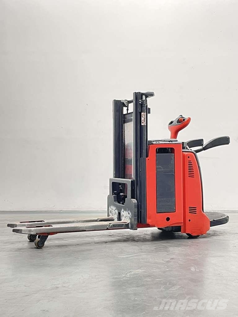 Linde D12AP-133 Pedestrian stackers