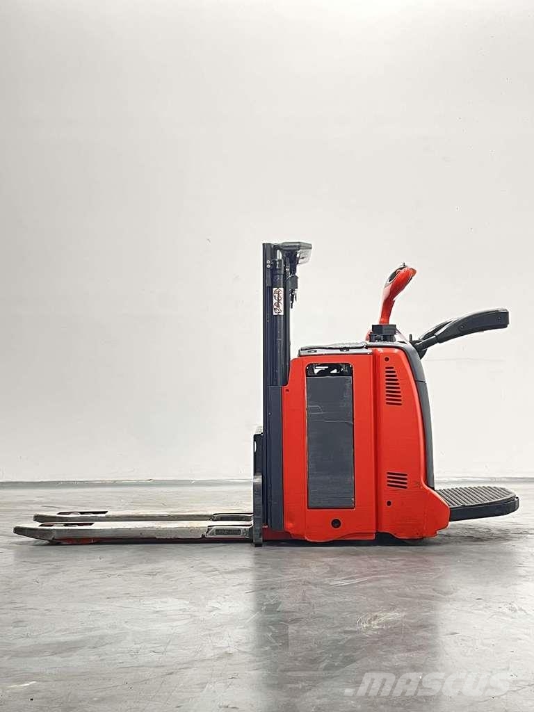 Linde D12AP-133 Pedestrian stackers