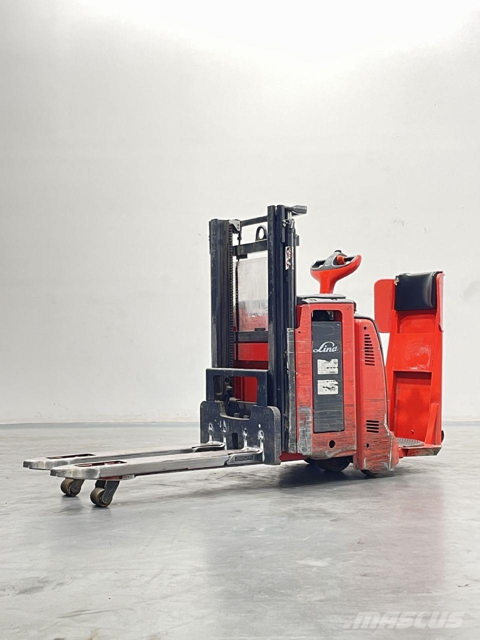 Linde D12HPAP-133 Rankiniai vėžimėliai